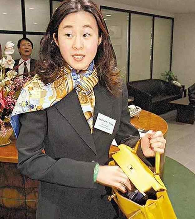 刘銮雄女友 她看不上关之琳李嘉欣，5次拒绝刘銮雄求婚，却给60岁千亿富豪生子