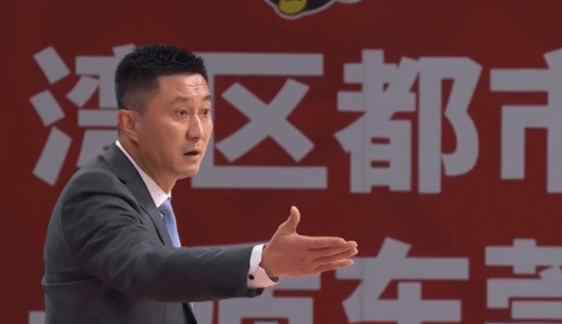 难分伯仲 没悬念打成难分伯仲，王博出妙招杜锋窝火，广厦拼搏值得尊重