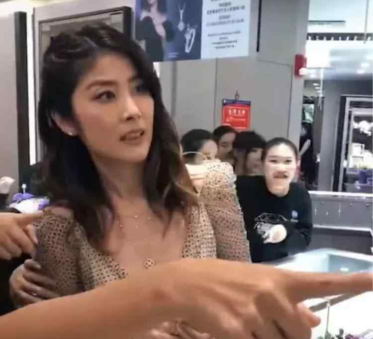 陈慧琳结婚照 46岁陈慧琳近照曝光，完美颜值“逆生长”，网友：完全不敢认