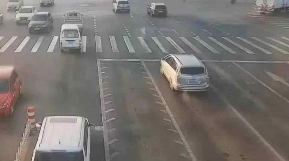 晋d @晋D车主，长治这个路口通行方式有变！
