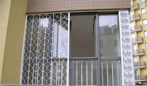 室内防盗窗 你家还在用这种防盗窗？过时了，现在流行这三种防盗窗！