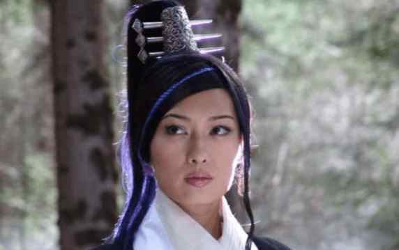 陈红李莫愁 她被称为最性感李莫愁，曾被外国男友骗财骗色，今52岁身材依旧
