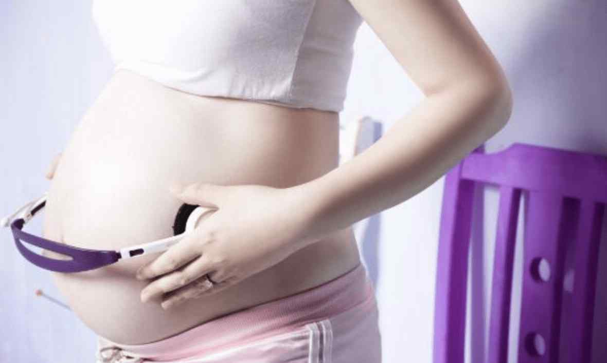 怀孕一个月生男孩征兆 孕妈怀男孩和女孩的反应有什么不同？出现这4种反应，多半是男孩