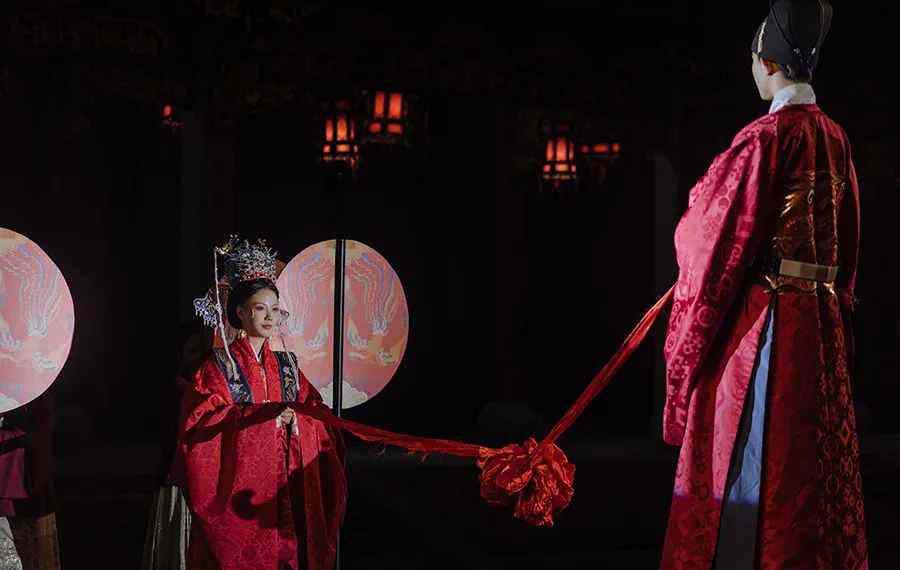 弹幕密到遮住画面！200万网友围观这场婚礼 有人直呼：梦中的婚礼