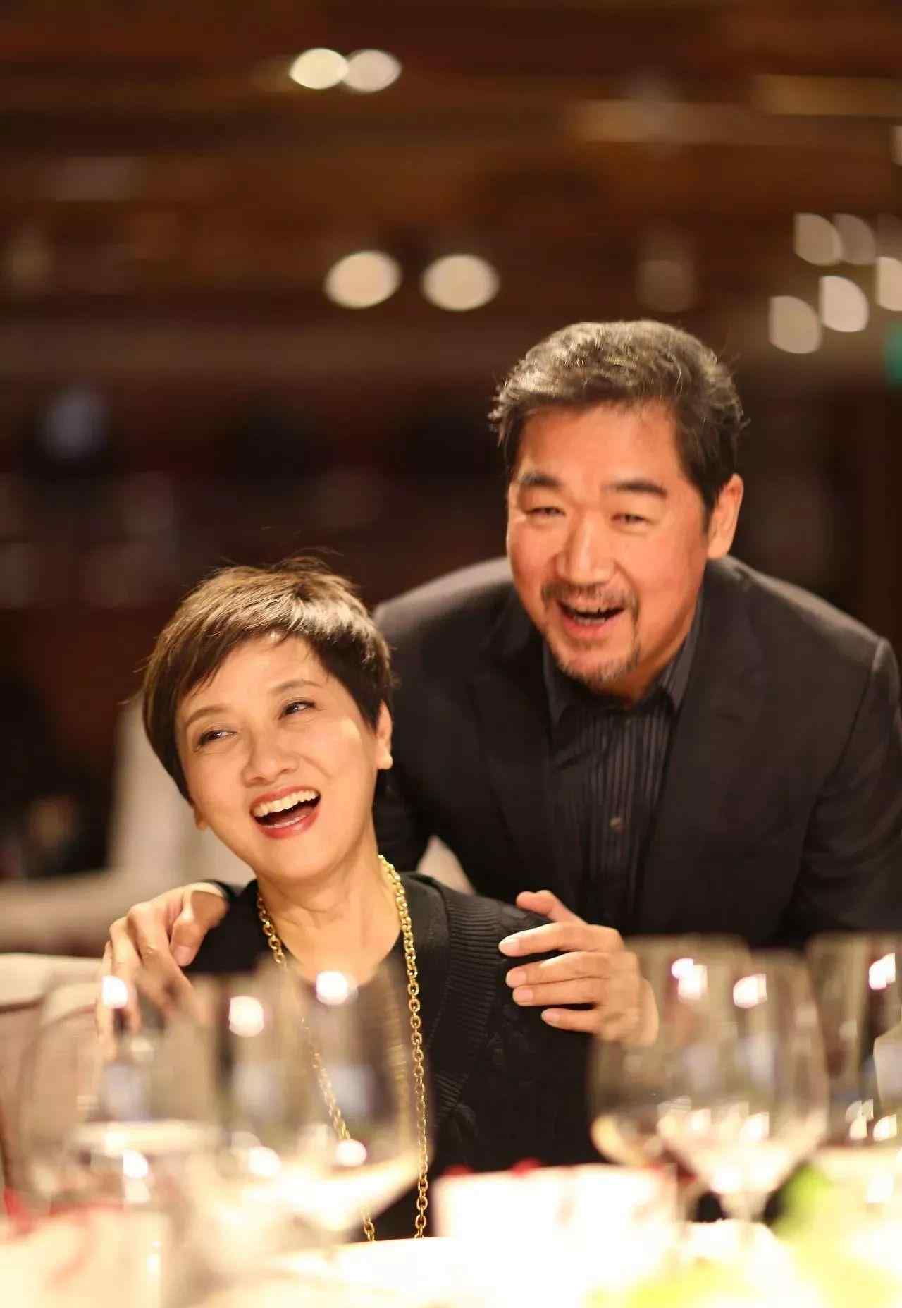 邓婕的婚史 张国立前妻罗秀春，当年邓婕插足我的婚姻，我让她一生当不了母亲