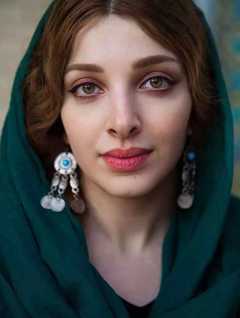 古巴美女 因为真实，所以摄人心魄！她拍了2000位美女，没有一个网红脸，她说：失去了真，就失去了美