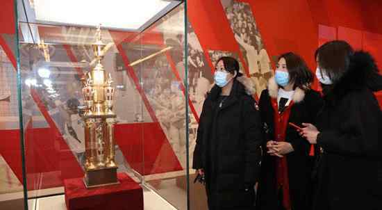 洪钢 天津女排最大功臣却无缘国家队，30岁终成郎平弟子，今成大学教练