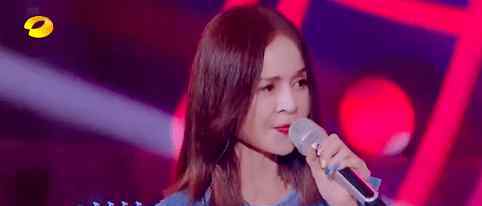 高胜美年龄 51岁高胜美近况落魄？现身农村商演舞台简陋，年过半百至今未婚
