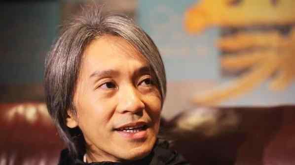 陈嘉上承认恋情 《武状元苏乞儿》导演陈嘉上，60岁喜得千金，二婚妻小他30岁