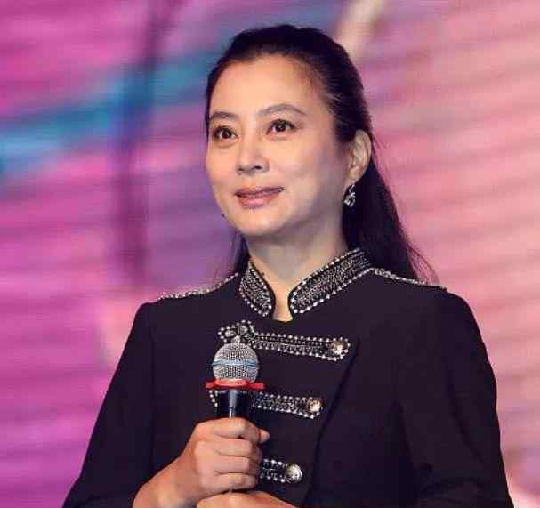 中国犹太人明星 她是最美玉兔精，一婚嫁初恋二婚嫁犹太人总裁，儿子颜值不输明星