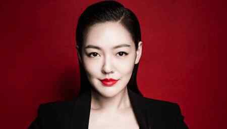 王力宏袜子 小S斥女儿买一千块衣服，王力宏袜子破俩洞，圈内节约艺人真不少文章配图