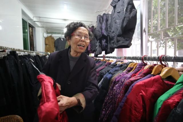 “今年过年真高兴！”90岁奶奶10年还款2077万元 网友：厉害了