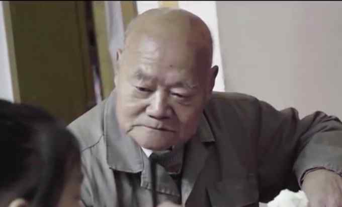 上海“老人300万房产赠水果摊主”3个月后 他在家里装了监控