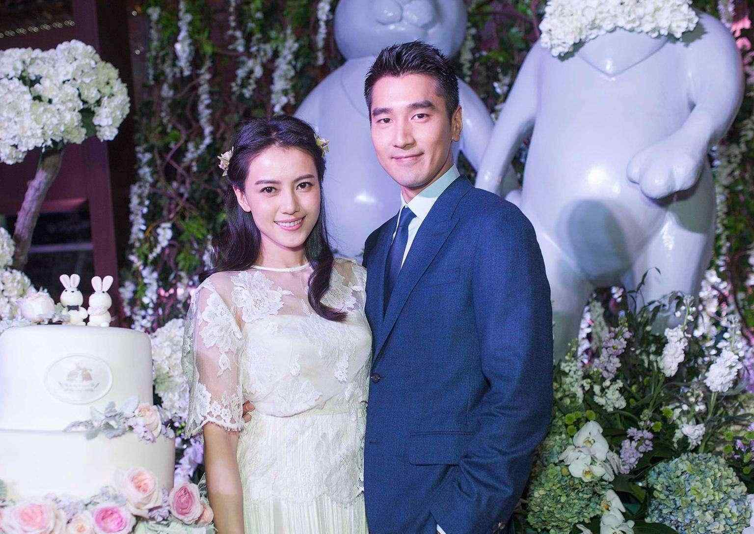 赵树海老婆 高圆圆婚后太卑微？赵又廷父亲因摆错杯子说儿媳：你干什么吃的？