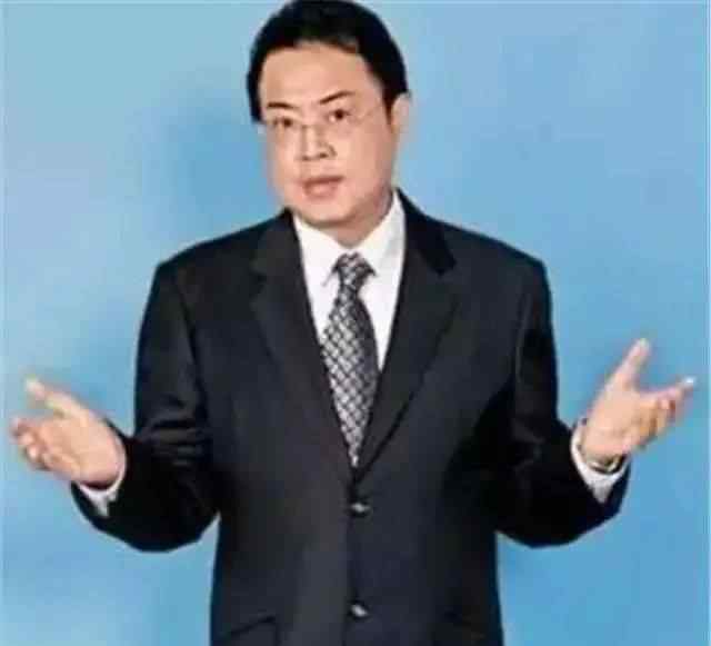梅艳芳哪年去世的 梅艳芳为他挡枪，他终身未娶，三次截肢后坚持为梅艳芳扫墓至去世