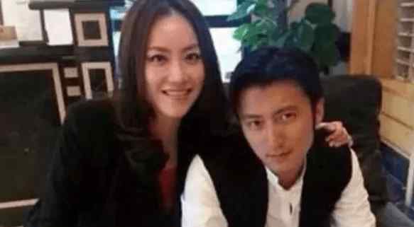 谢霆锋妈妈 她陪伴谢霆锋23年，未结婚却生下女儿，今48岁仍是单亲妈妈