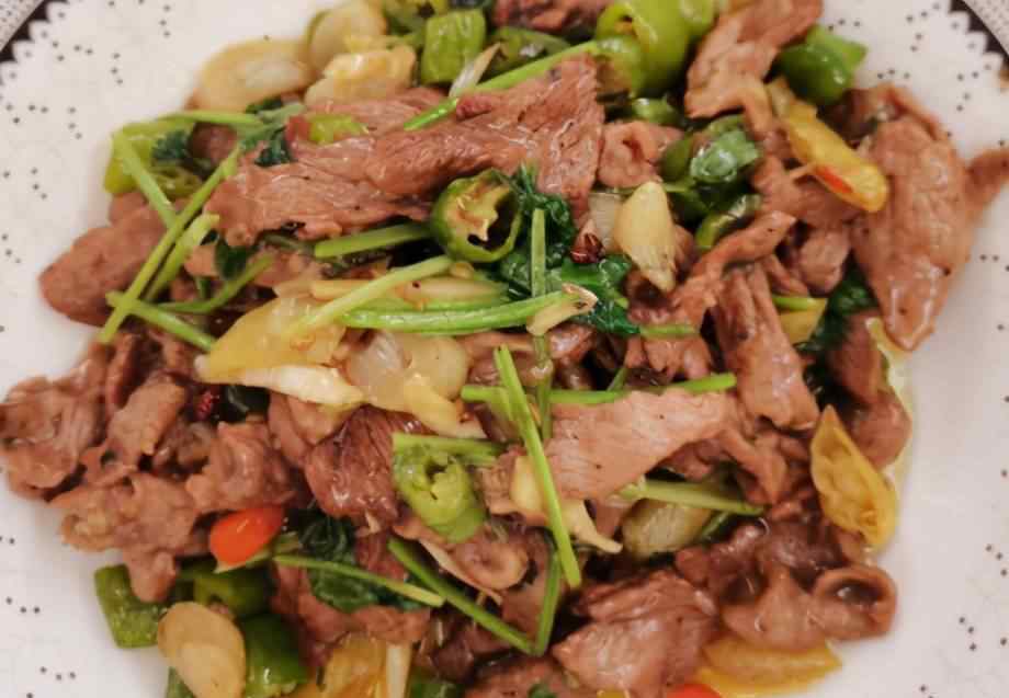 牛肉腌制又滑又嫩方法 炒牛肉，别放料酒腌制了，教你1招，牛肉鲜嫩滑，不老不柴不粘锅