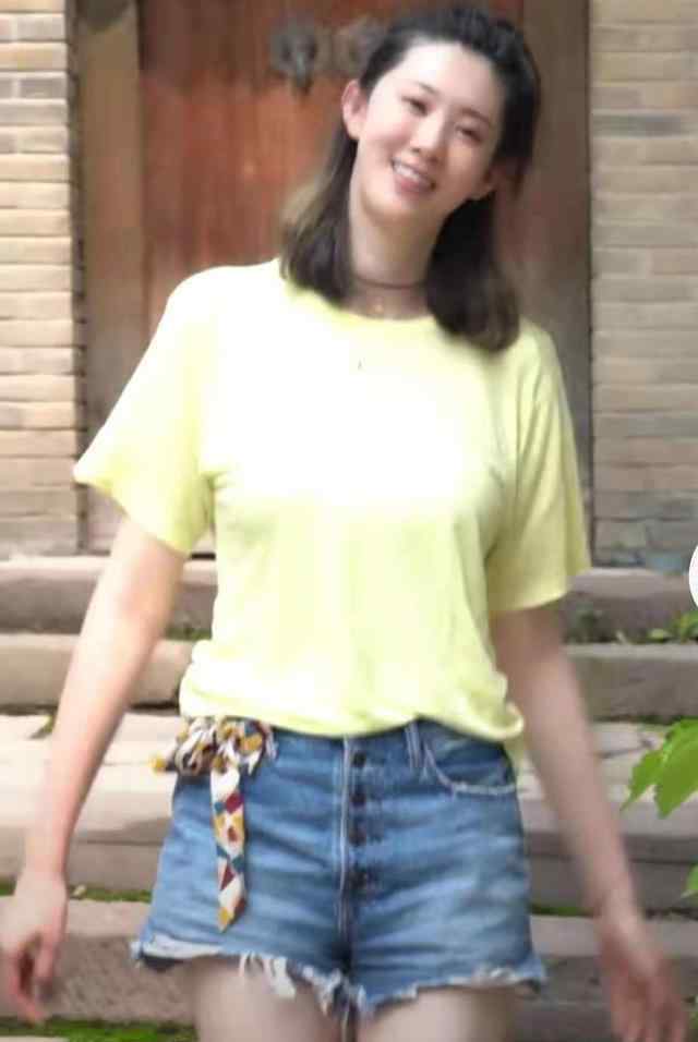 女排薛明 女排薛明超短裤美照，肤白貌美，身材苗条，颜值惊艳女排第一美女