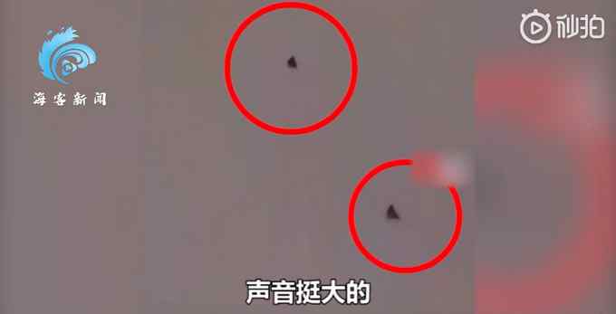 城市夜空出现两个神秘物体 伴随有哐哐声响 底下网友吵翻了天