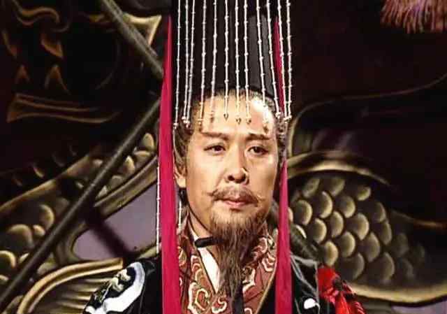 街亭 蜀汉只有一人可守街亭，可惜孔明没有发现，此人魏延都要给他面子
