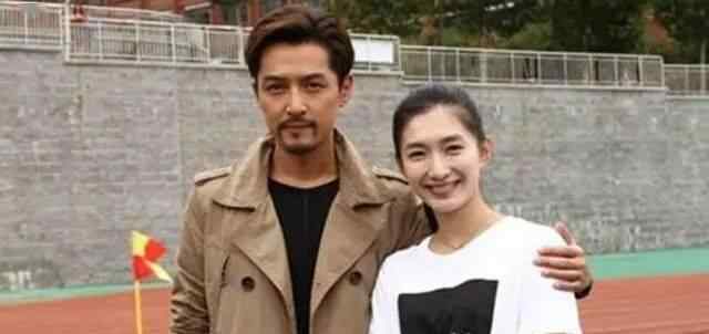 胡歌单身 胡歌江疏影宁愿单身也不复合，当年妈妈插手感情，让胡歌心中有愧