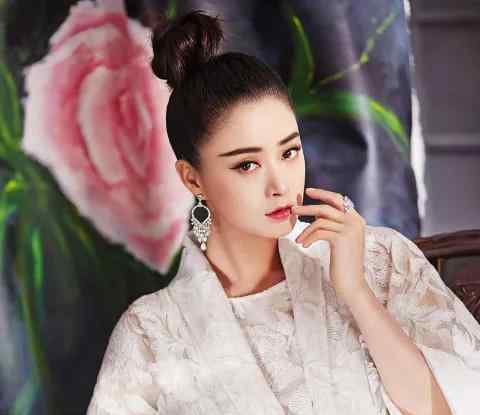 尔晴为什么害皇后 尔晴最毒辣，华妃可怜，她是一代人的恶梦！