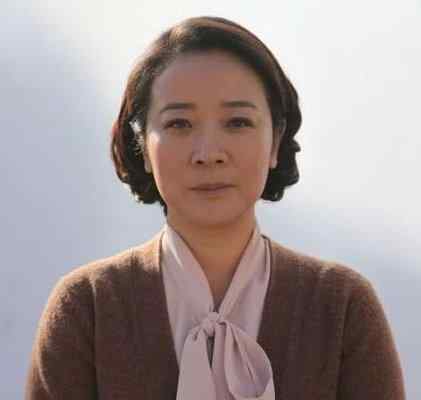 林媛和小正 她是国家一级演员，与小鲜肉车内接吻被拍，夫妻两人各自出轨