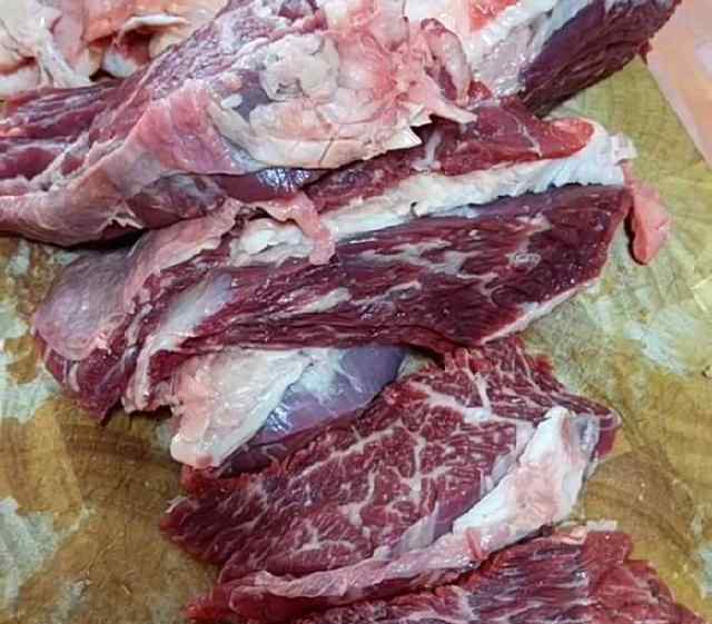 高压锅炖牛肉多长时间 湖南大爷炖牛肉，三斤一锅炖，出锅不要五分钟全家人吃干净