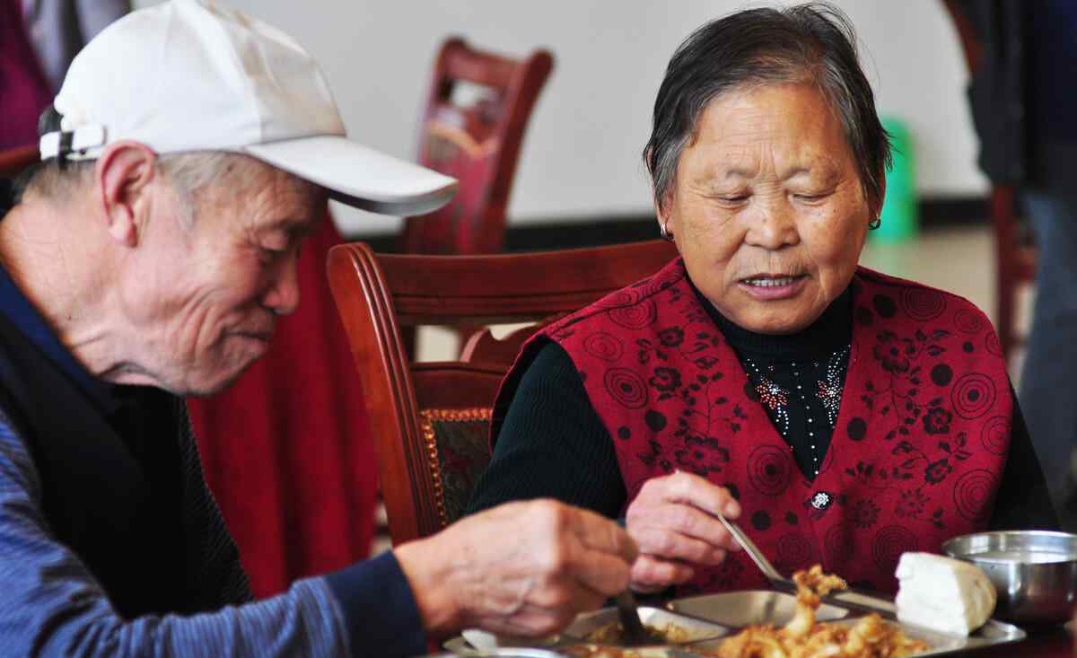 中老年找老伴 70岁老人坦言：保姆式有偿陪伴，比找老伴轻松、快乐幸福很多