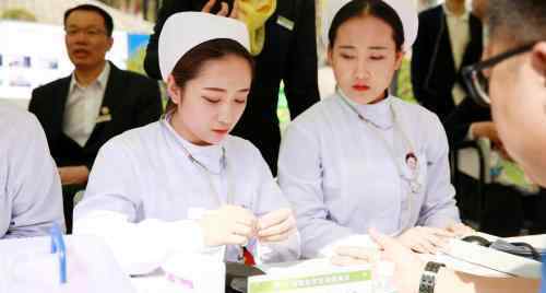 适合女生学的专业 最适合女生学习的六个医学专业，就业率都不差，而且学起来有优势