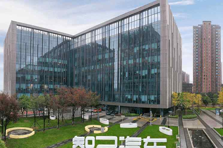 电子后视镜 L4自动驾驶/电子后视镜/3.9秒破百 这最新出的中国车太牛了！