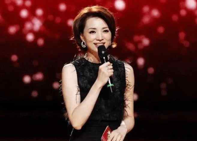 董卿结了两次婚吗 告白董卿3次都被婉拒，如今50岁至今仍然未婚，还是忘不了董卿？