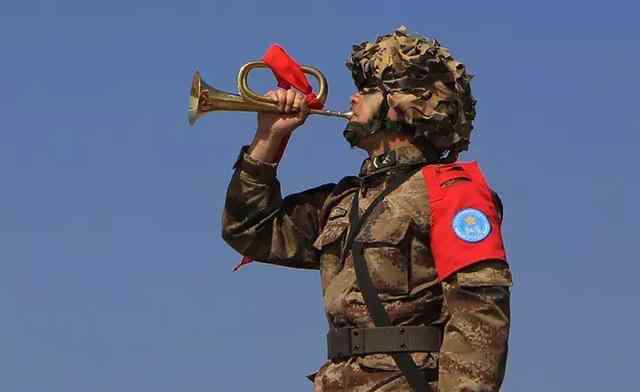 冲锋号 冲锋号对于军队意味着什么:冲锋号一响伙夫拿起菜刀也得上