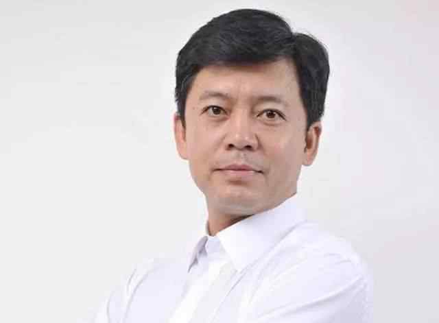 何政军演的电视剧 国家一级演员何政军，妻子原来是她，难怪很幸福