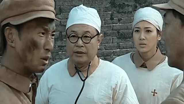 田雨亮剑 亮剑：同样是田雨出场，老版自然出现，新版一看就是女主角上线了
