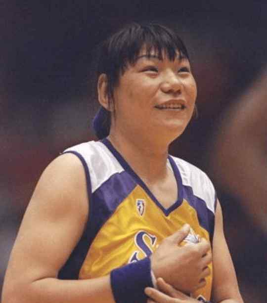 郑海霞有孩子吗 2米06女篮“巨人”，双腿变形严重，结婚9年无儿女，原因让人心酸
