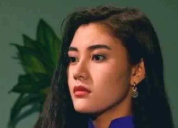 刘銮雄为何不娶李嘉欣 刘銮雄与李嘉欣虽然没有走入婚姻殿堂，但依然是双方最爱的人：原来各有苦衷
