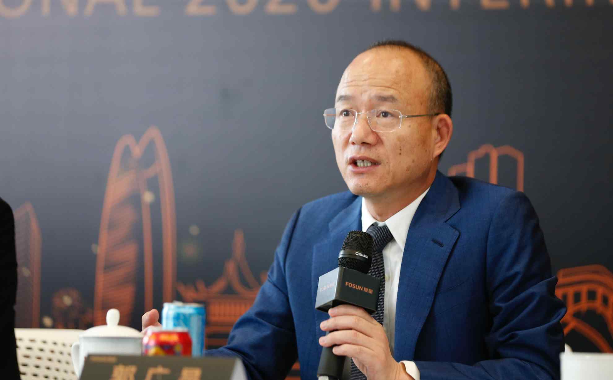 孙正义 上海顶级富豪诞生，靠4万元逆袭662亿身家，娶知名女主持人