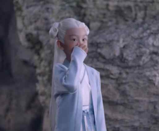 白滚滚出现在哪一集 枕上书白滚滚出现第几集 东华白滚滚父子想见东华超感动