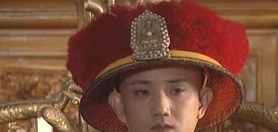 康熙把皇位传给了谁 顺治为什么不将皇位传给皇次子福全，而是传给了三皇子玄烨呢？