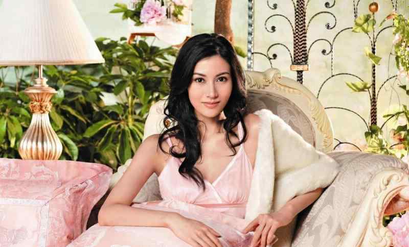 刘銮雄 ​选美冠军李嘉欣与刘銮雄相处十年分手，最后嫁给许晋亨：是她不得已的选择文章配图