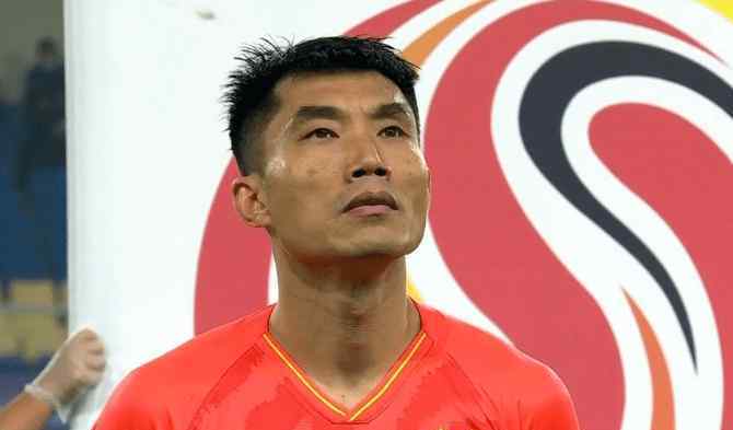国足归化球员 郑智+张5隐退！国足敲定3名新队长，19球“神将”上位2优势明显