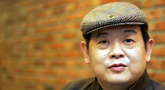 傅彪妻子 2005年，傅彪抽完生命中最后一支烟，给妻子打电话说：对不起