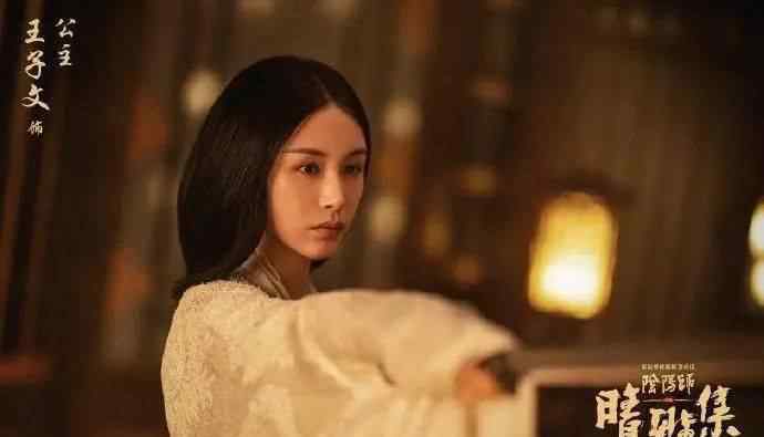 王子文 “她一看就是童年没创伤的孩子”，王子文满眼羡慕背后吃了多少苦