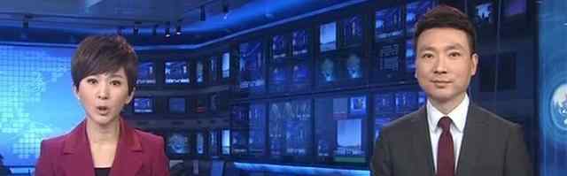 新闻联播图片 新闻联播主持人为啥不拍下半身？看完这几张照片，瞬间秒懂
