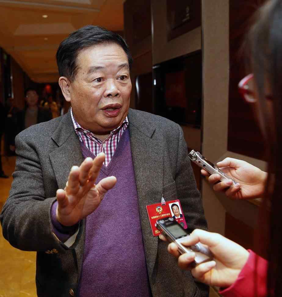 马云身价 中国新首富：身价破6000亿，比马云高2300亿，赶超巴菲特