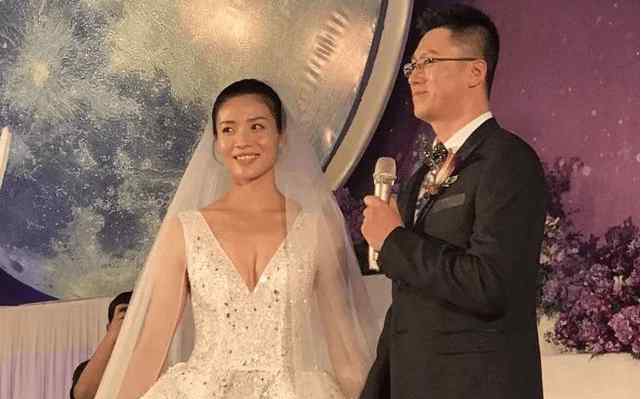 魏秋月 31岁女排女神，因按摩生情嫁郎平助手，婚后身材傲人，2年仍无孩