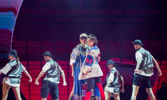 李宇春北京演唱会 李宇春北京演唱会实录 出道13载仍能甩出一手好牌“王炸”流行乐坛