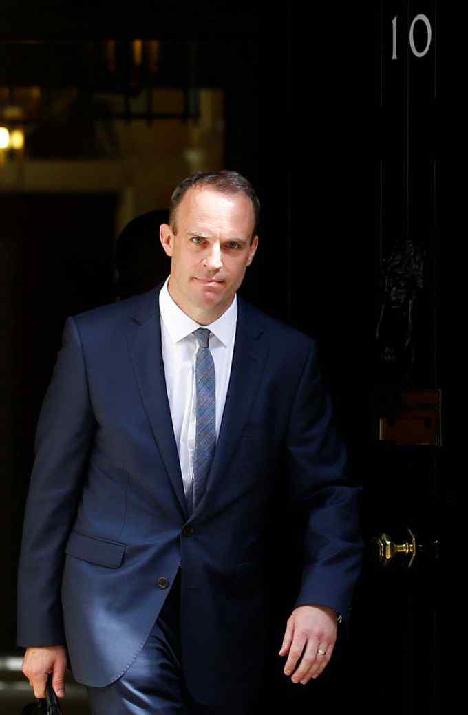 英国新任外交大臣 英国官场“大换血”：特雷莎梅火速任命新“脱欧”大臣和新外交大臣
