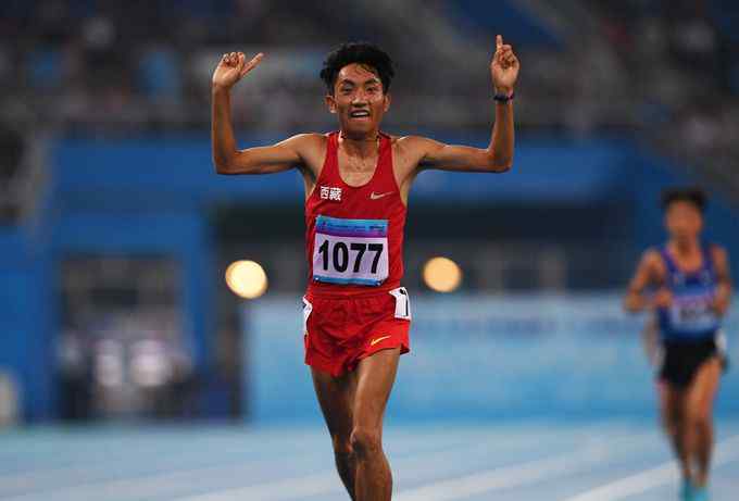 多布杰 藏族选手多布杰获铜牌，为中国在亚运会男子马拉松项目首枚奖牌